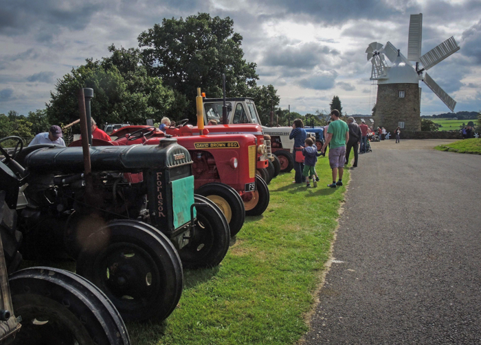 heage-windmill-tractor-day-sept-2016-004